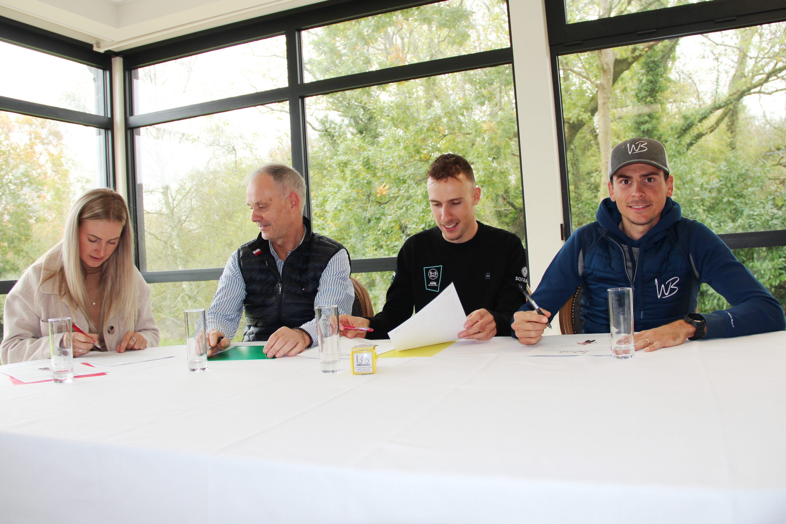 Avenir Cycliste Lanester 56 Typhaine Laurance, Warren Barguil Et Axel ...